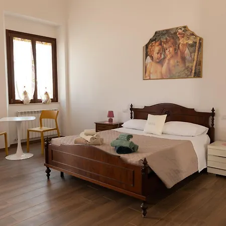 Piazza Pie Di Corte 3*