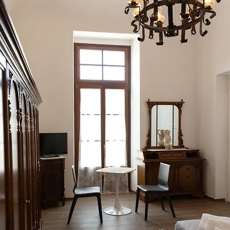 Piazza Pie Di Corte 3*