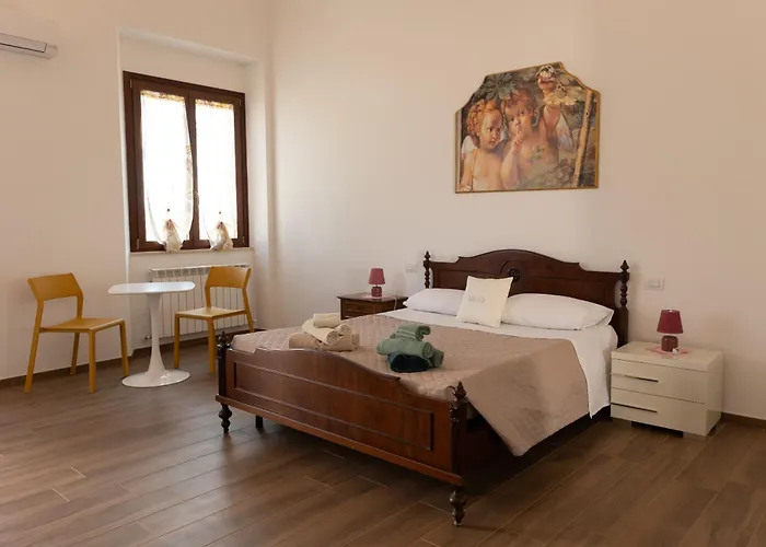 Piazza Pie Di Corte 3*